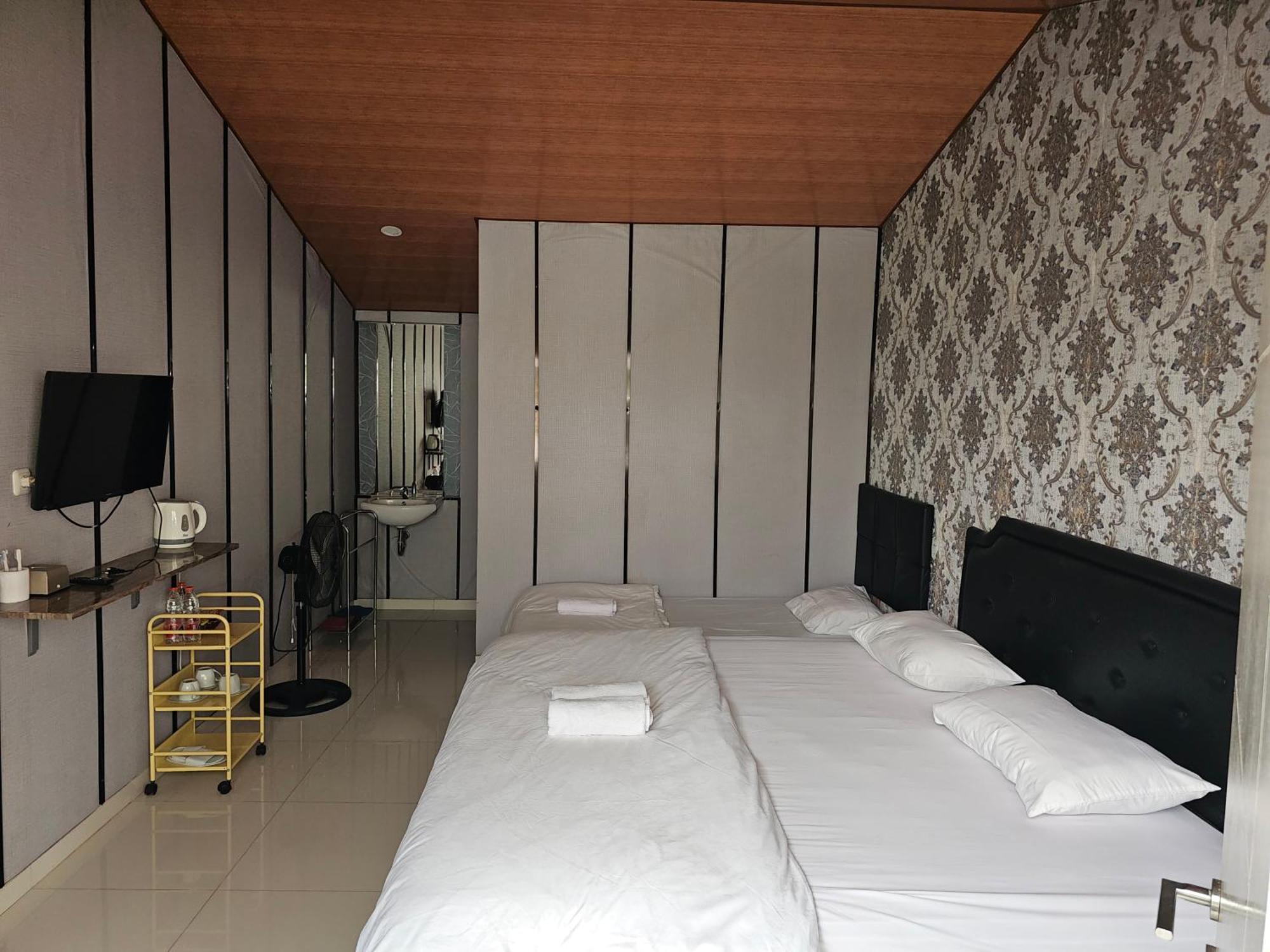 Bromo Camp House Hotel Exterior photo